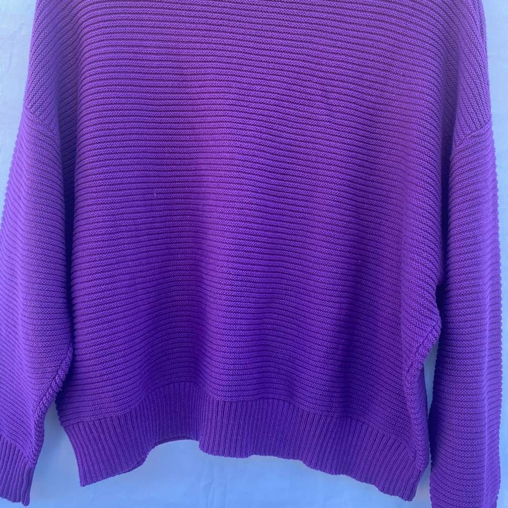 Sweater - Picture 7 of 10